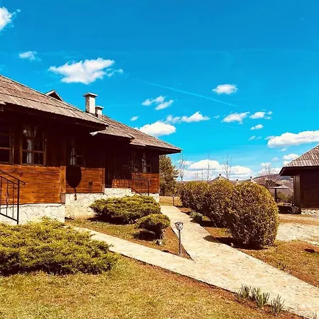 Etno Selo Vranesa Zlatar 酒店 *